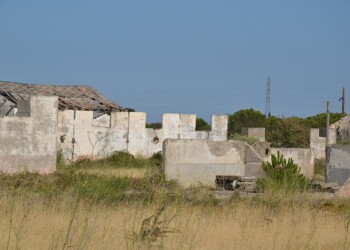 Rivesaltes : l’État lance des fouilles pour localiser l’ancien cimetière du camp