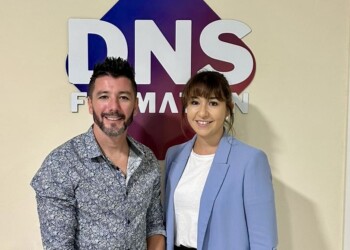 Jordi Delcos et Anaïs Sabatini, députée de la circonscription de Saleilles.