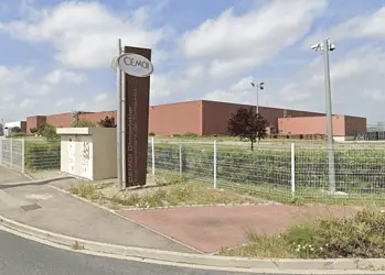 CEMOI, premier fabricant de chocolat en France, transforme chaque année 100 000 tonnes de fèves de cacao en 160 000 tonnes de chocolat fini.