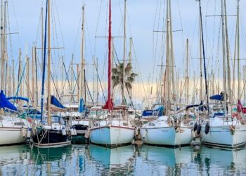 Un voilier prend feu dans le port de Canet-en-Roussillon